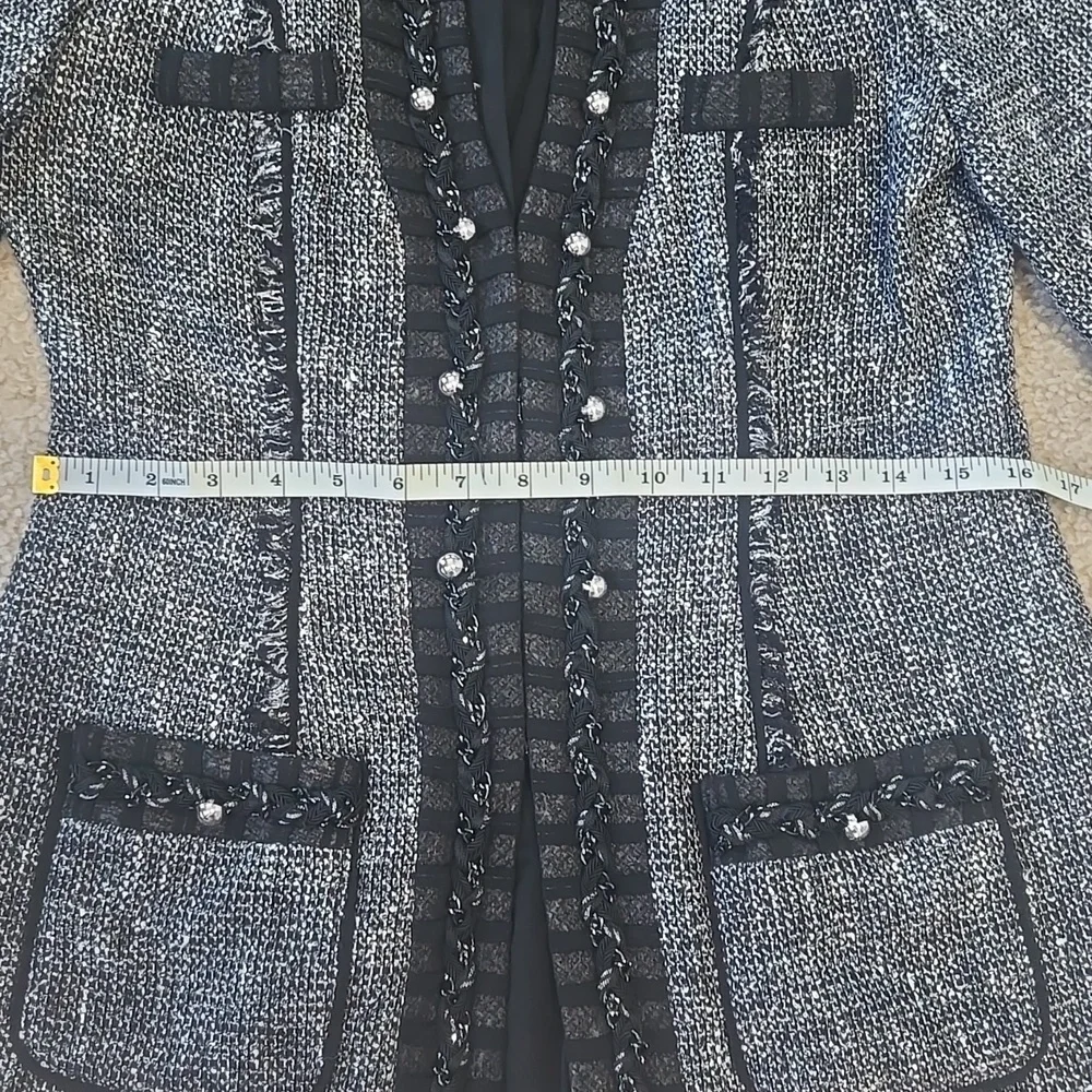 White House Black Market Black And White Tweed Ruffled Collar Lady JacketSize 4 - Picture 13 of 16